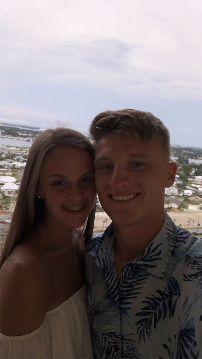 ShaylaWhitten's tweet photo. Happy birthday and 2 years to the guys who makes me smile every day😘 so glad i get to spend it with you on the beach! Thanks for all you do for me❤️ love you matthew💕@MatthewMorr28 https://t.co/w2H02WHDmp