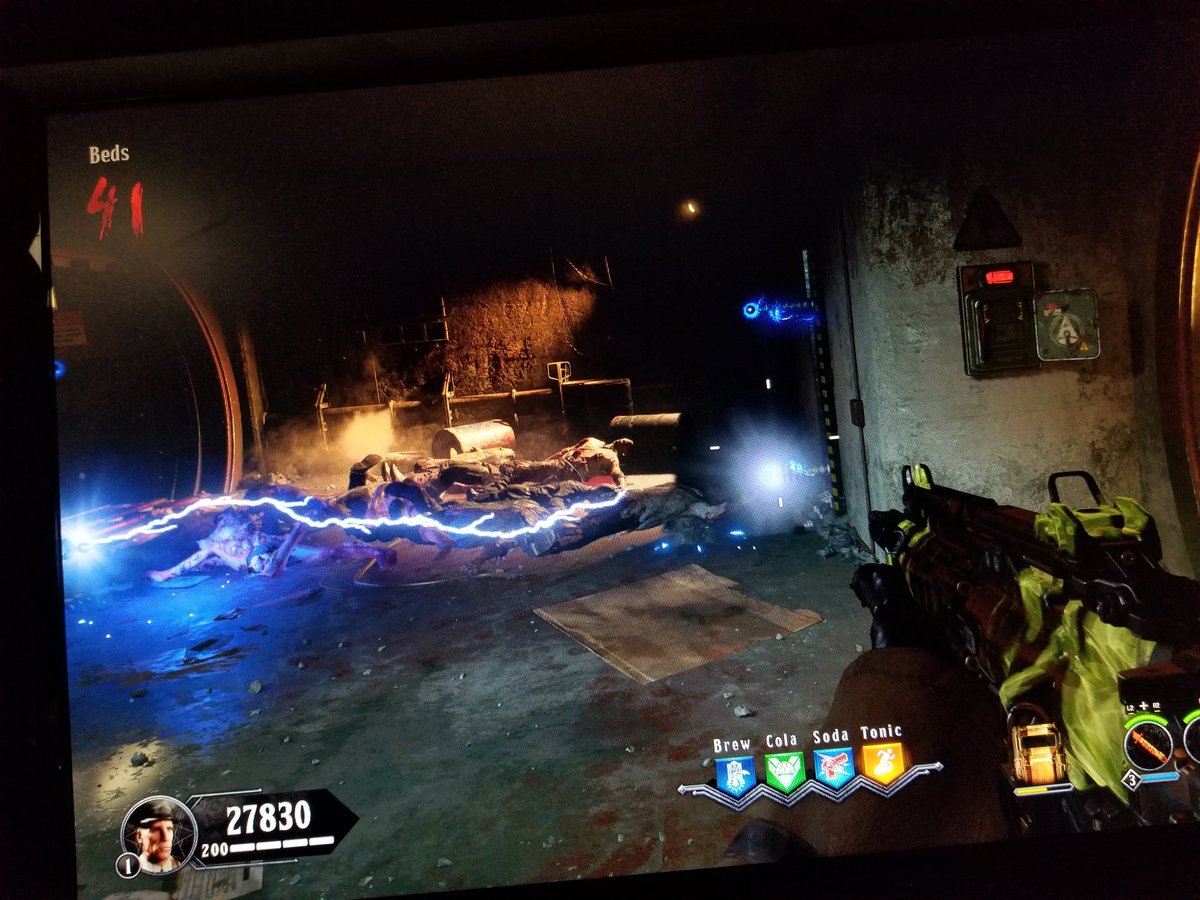 EliteShadow503's tweet photo. On round 41 day one on this new map just fooling around w traps and stuff lmao. No clue how to even do any of the ray guns or anything but that's the fun of a new map I guess 😂 https://t.co/WmGN5zsUHR
