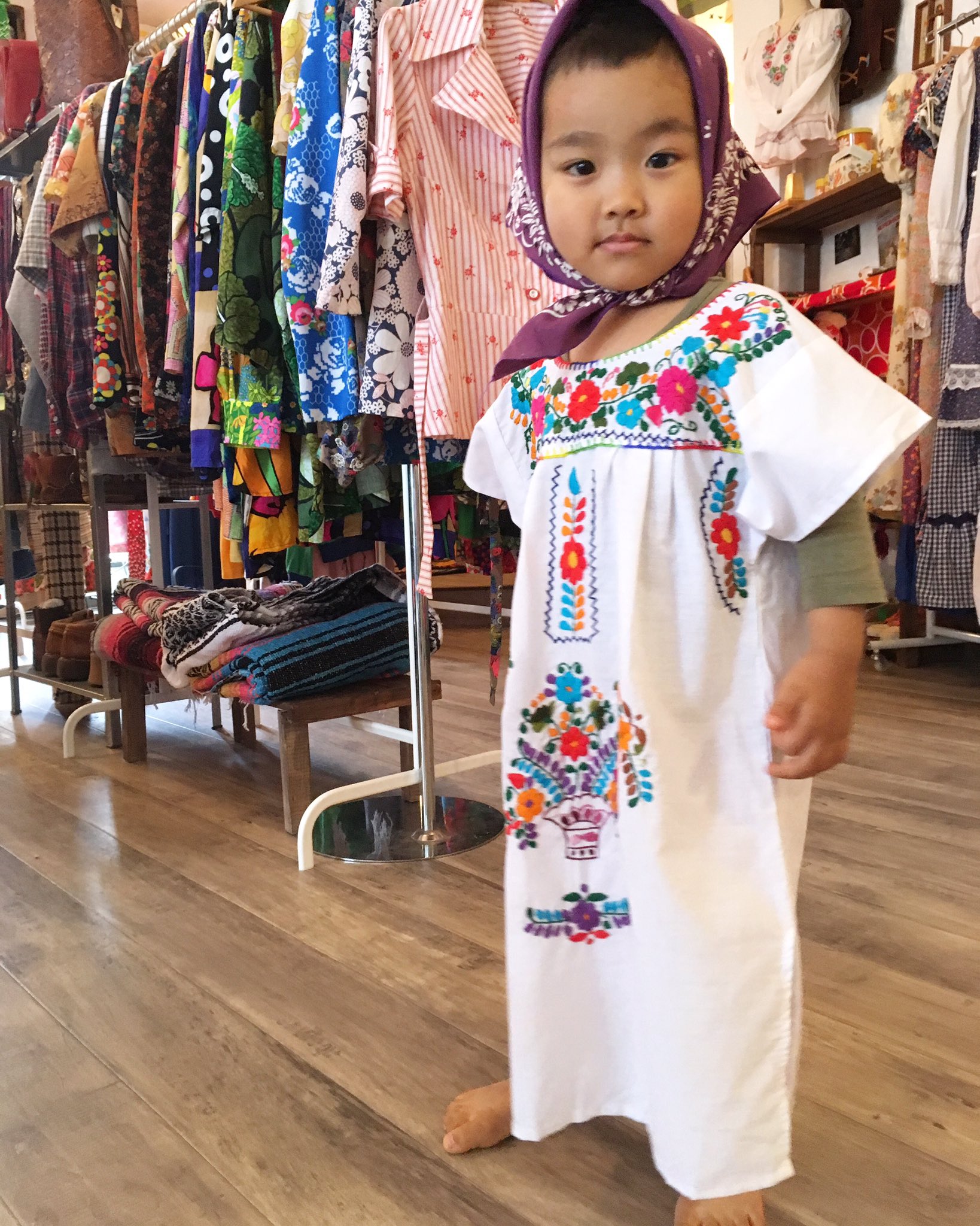 群馬の古着屋sun Child على تويتر キッズメキシカンワンピース かわいいです 親子で着たかったなぁ モデルが男子ですみません 古着屋 古着 ビンテージ Vintage レトロポップ ビンテージワンピース 高崎 群馬 Vintageshop メキシカンワンピース 群馬の古着屋sun Child على تويتر キッズメキシカンワンピース かわいいです 親子で着たかったなぁ モデルが男子ですみません 古着屋 古着 ビンテージ Vintage レトロポップ ビンテージワンピース 高崎 群馬 Vintageshop メキシカンワンピース