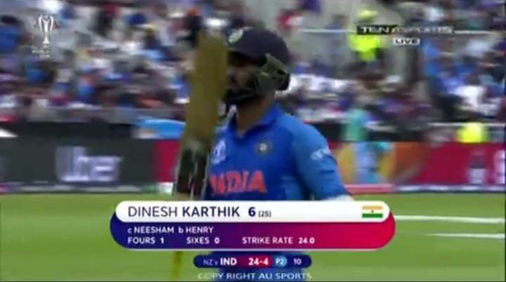 PakistaniMemes3's tweet photo. THIS IS MORE #ENTERTAINING THAN PAKISTAN PLAYING THE SEMI FINAL HAHA 😂😂😂😂

India 24-4 in 10 overs https://t.co/uBBUvQjjzG