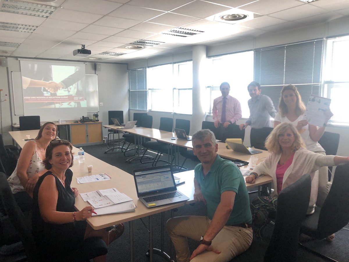 JParentePaoli's tweet photo. L’équipe @SeguiEtPaoli en formation #GestionRelationClient ! Nouvel outil en déploiement chez les #agents @generalifrance ! @PaoliCGPI @JeanMarcSegui @vherisson79 merci à la patience de nos formateurs💪💪 https://t.co/YSH5HED0sF