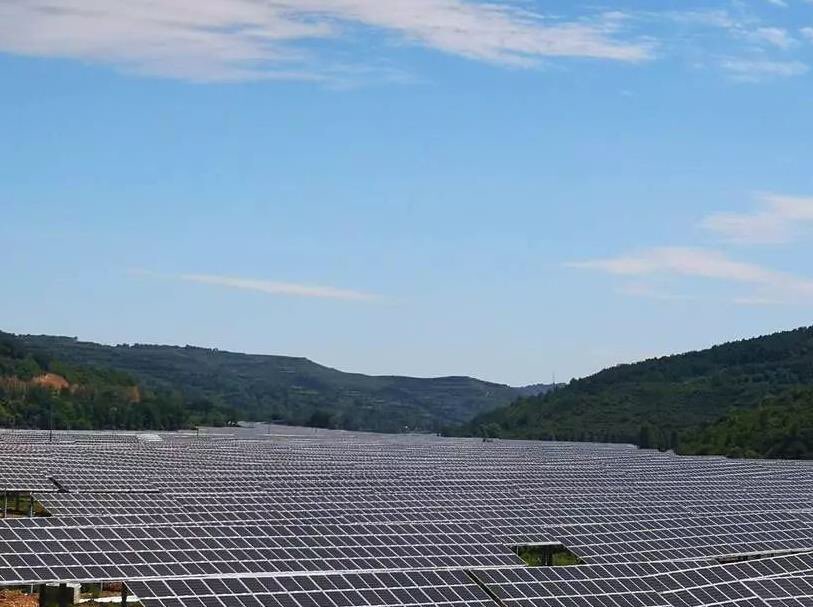 sinengelectric's tweet photo. To promote the progress of PV power generation technology, upgrade the PV industry, keep pace with market demand and cut down the cost, China had launched the first batch of #TopRunner Program in 2018, and got connected with the grid before 30th june, 2019. https://t.co/744ObcL1je
