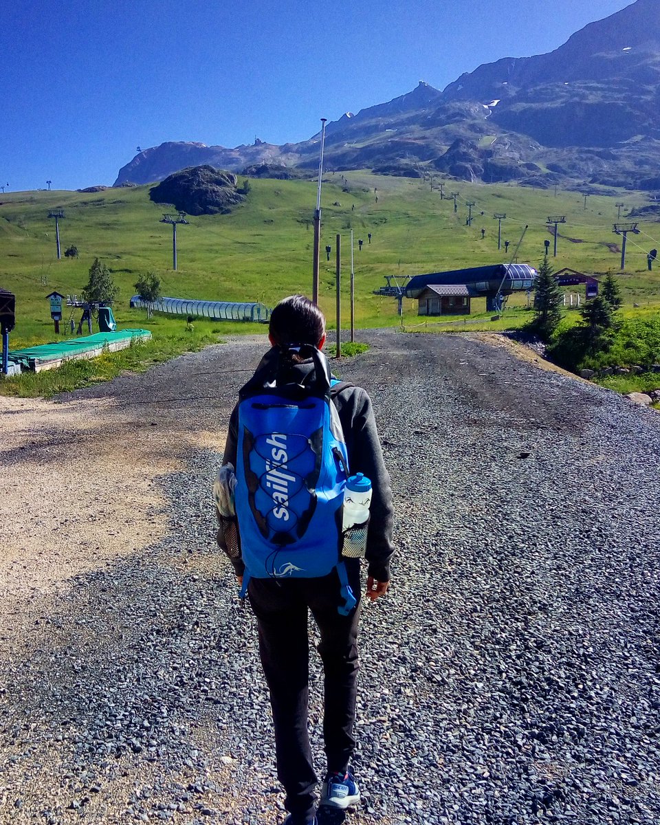 BettaCurridori's tweet photo. On my way back after a swim session at 1800m ⛰️ Alpe d'Huez ❤️
#sailfishtriathlon #sailfishitaly #madetomakeyoufaster
@sailfish_tri https://t.co/DrtwUdDCuo