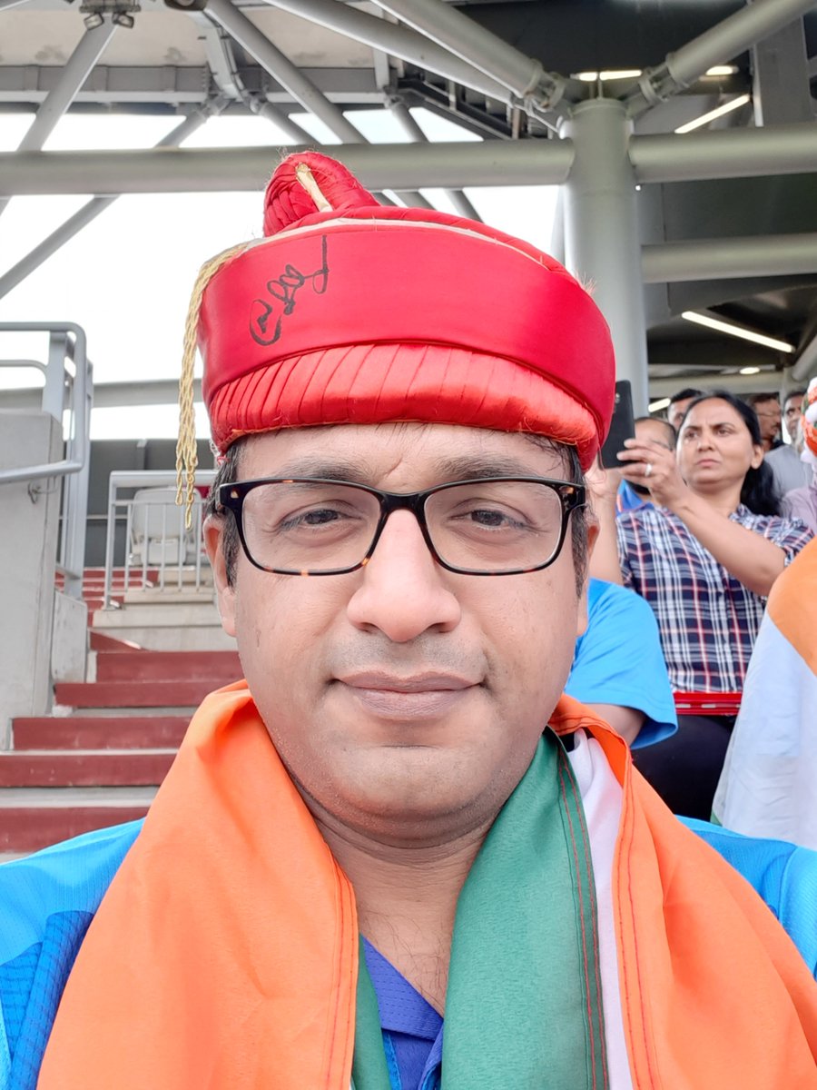 andya_k's tweet photo. #cwc19snap guess who signed it ? https://t.co/cIzE8Z94Cl