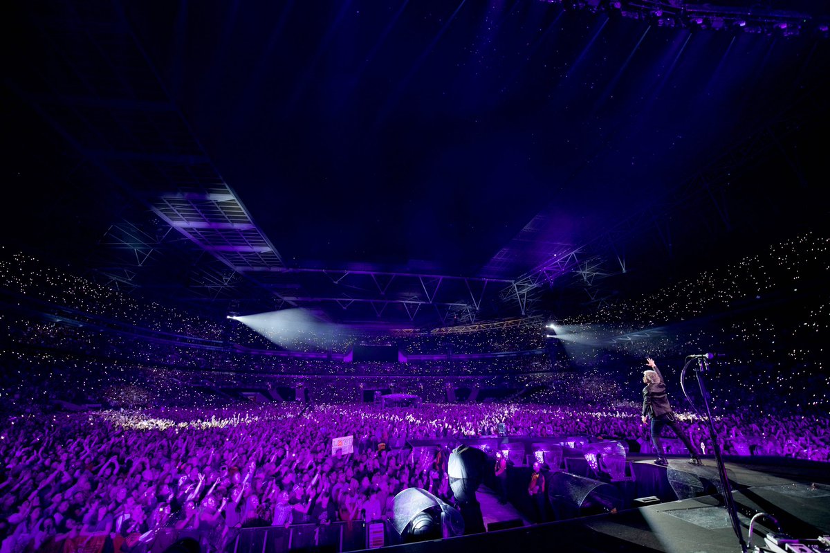 BonJovi's tweet photo. Our Wembley Wednesday continues with photos from the night. Who was there?? #thinfstour #bonjovimemories @wembleystadium 📸: Denis O’Regan https://t.co/zL7MiquHbw