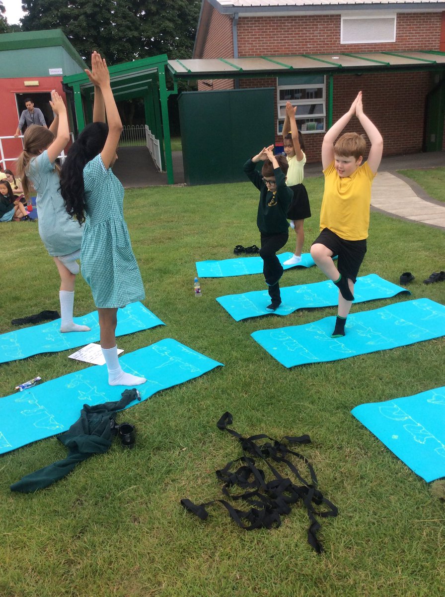 firsprimarysale's tweet photo. Thank you to #Year6KP for organising a lovely morning of activities for us #Year2LS. We have really enjoyed it! #collaboration #teamwork https://t.co/nwalYnZe3O