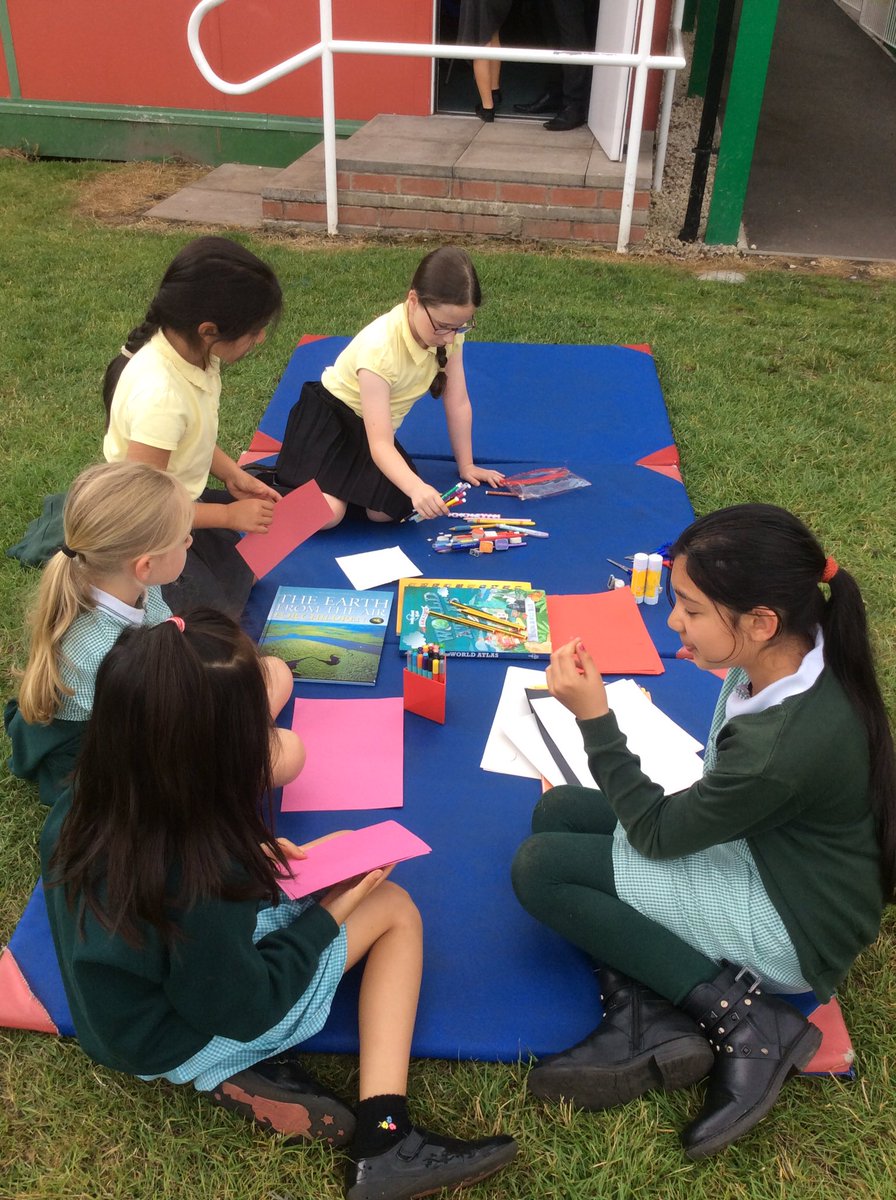 firsprimarysale's tweet photo. Thank you to #Year6KP for organising a lovely morning of activities for us #Year2LS. We have really enjoyed it! #collaboration #teamwork https://t.co/nwalYnZe3O