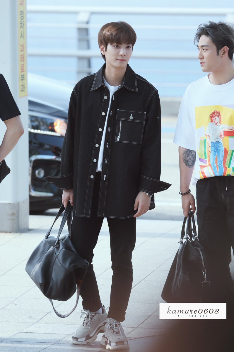 kameru0608's tweet photo. 0705 출국 HD
#JR #김종현 #뉴이스트  
너무 시원하고 청순하다 우리 JRㅠㅠㅠㅠ https://t.co/8Oes0kXVqr