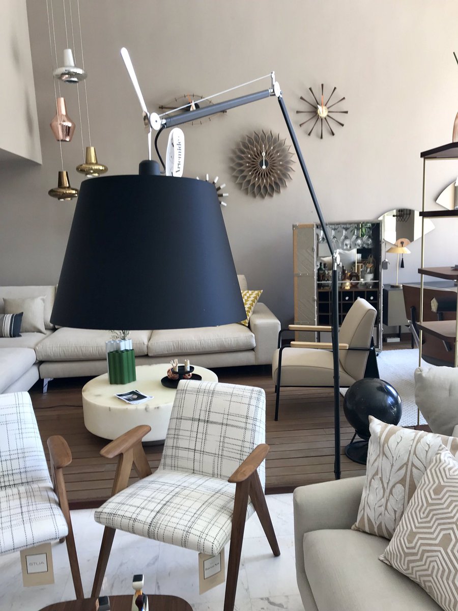 DIMALBACETE's tweet photo. La lámpara de pie Tolomeo, Artemide.
https://t.co/iV8FiBAfS5  #Interiordesign #Decordesign #Decoracion #IdeasDeco #Interiorismo #mobiliario #iluminacion #lamparas #complementos #sonido #proyectodecoracion #reformas #Artemide #Tolomeo https://t.co/WiLa6kQ8yC