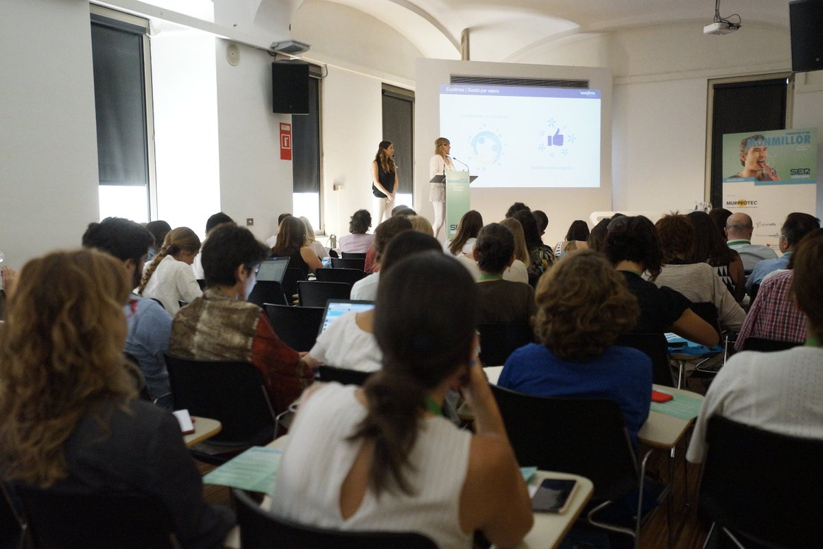 SERCatalunya's tweet photo. 👤 Ponència María Jordà i @MariaFraile_RSC
🔹 Directora Fundació @EUROFIRMS i responsable d'RSC

🗣️ “La gestió per valors posa a la persona al centre de la organització. Si la persona està il·lusionada amb el projecte es compromet i això millora els resultats”

#MónMillorSERCAT https://t.co/Qf68BK1cV1