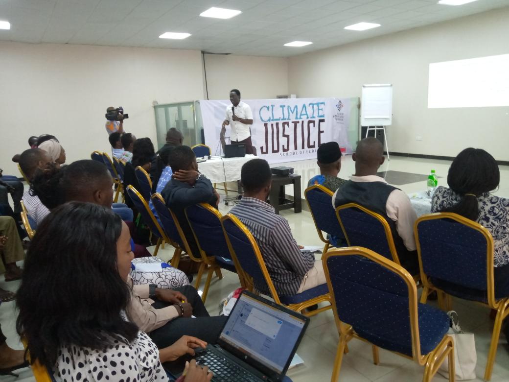 rarespp's tweet photo. @Ken_Henshaw presenting on Just Transition; Wellbeing Economy
#SchoolOfEcology
#ClimateJustice
#SOEUyo
@Health_Earth @NnimmoB @tifekorede @flow_steve @joyce_okeoghene @kd2cad @Food_Affairs @Akowess https://t.co/Eow0Z0UpT3