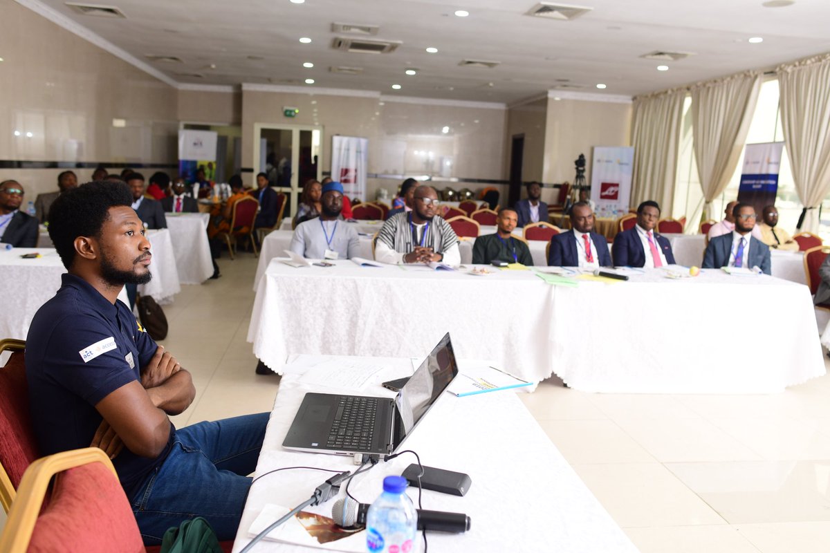 SMARTRECOVERY10's tweet photo. Our Judges during their Orientation

#EnactusNG #WeAllWin https://t.co/2dq5UEznop
