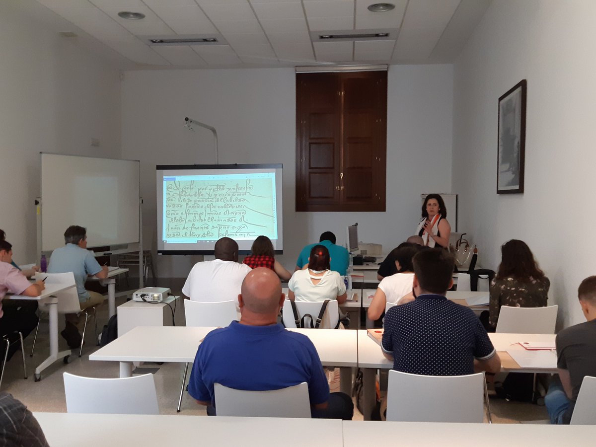 #EstaSemana se está celebrando el Curso de especialización en #Paleografía y #Archivos en #Valladolid
Organizado por <a href="/SimancasUVa/">Historia Simancas</a> de la <a href="/UVa_es/">Gabinete de Comunicación Universidad de Valladolid</a> con la participación del #ARCHV #AGS <a href="/AMVA_VLL/">Archivo Municipal VA</a> y Archivo Simón Ruiz
Si te interesa el #patrimonio documental #VeranoDeArchivos🌞🌞