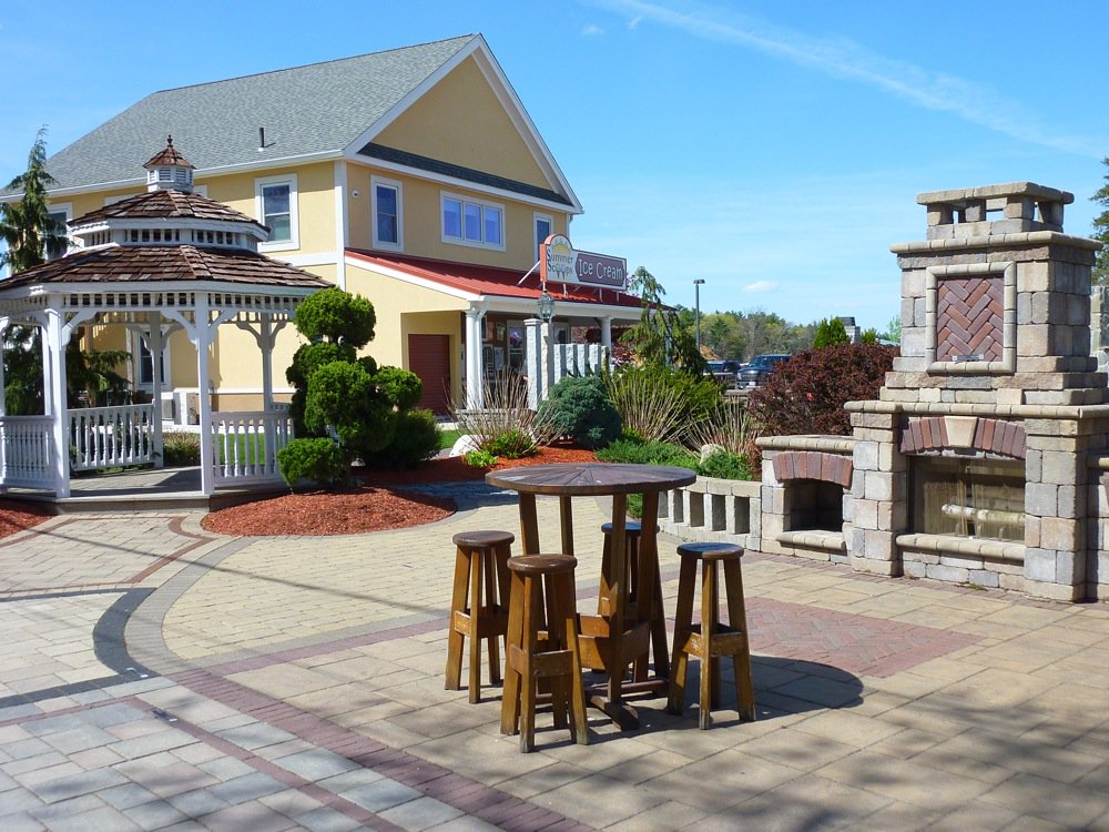NewEnglandInfo's tweet photo. (PLAINVILLE, MASS.) -- A joyous visit to the only combination ice cream stand, nursery and landscape material yard in Massachusetts https://t.co/QJQ1ucMSOA
#summerscoops #icecream #plainville @CountryGazette @JackURCC https://t.co/iqZkbIJMjt
