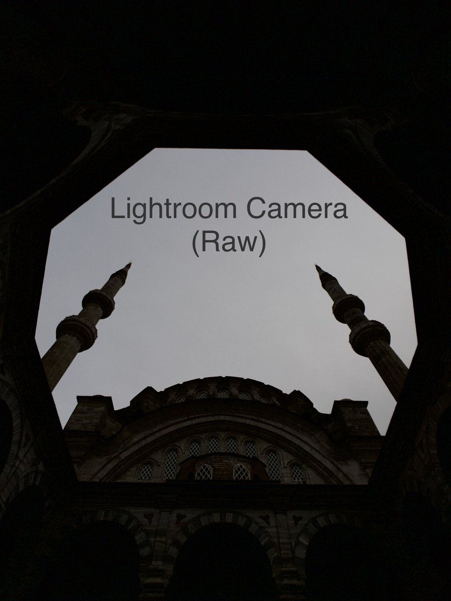 iPhone (Camera App vs Lightroom)تحت وضعت مقارنة بسيطة لصورة مسجد في اسطنبول، من النظرة الأولى صورة الأيفون بتكون هي الأجمل لأنه Image Processing من أبل مستواه عالي جداً، ولكن كمصور أحب تكون عندي القدرة على التعديل أو الحفاظ على بعض التفاصيل فذ الظلال إلي الكاميرا ممكن تمحيها