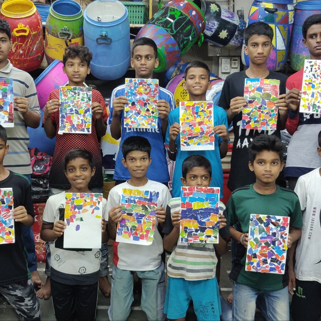 Art1stIndia's tweet photo. There was an explosion of colour at the Compound13Lab, Dharavi.
Art1st in collaboration with Acorn Foundation
#dharavi #artprogram #childart #mumbai #dharavirocks #acornfoundation #compound13lab #colours #collage https://t.co/9RPH0jqn7j https://t.co/H8ymIH4FmK