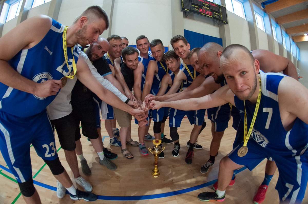 DawidFrik's tweet photo. #HascoLek Basketball  z tytułem Mistrza Ekstraligii DALK - Dolnośląskiej Amatorskiej Ligi  Koszykówki oraz Mistrzem 38. edycji ALK Wro-Basket! Gratulujemy! https://t.co/wUFSgpzWWY