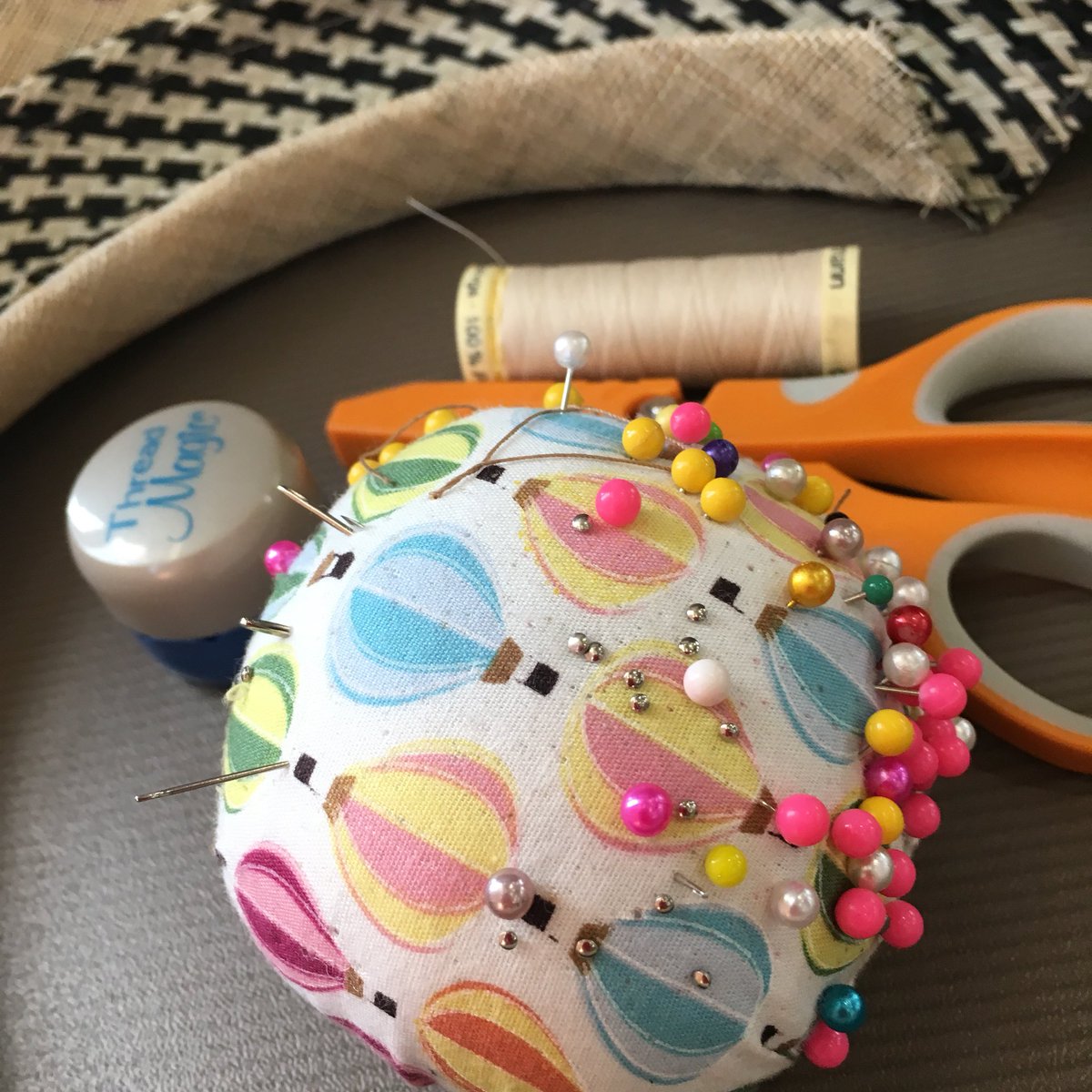 MHMillinery's tweet image. #inprogress - #millinerymaker. Sewing my edging to the buntal trim made on course with Louise McDonald in Den Haag on Eurostar. #mobilemillinery #whereverilaymyhat