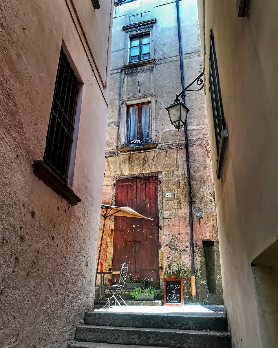 mineo_vanessa's tweet photo. Le strette di Orta...
#ortasangiulio
#novara
#novarasocial
#ortaconme
#guidaturisticanovara
#visiteguidate
#guidefactor
#guidesofitaly
#bandieraarancione
#borghipiubelliditalia https://t.co/dTwsFZ4OYj