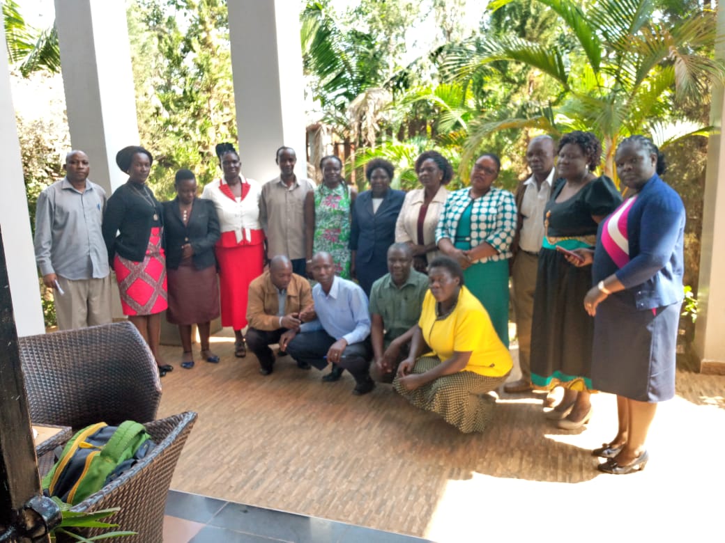 Mentor Nancy Miriam Amony @freighintime Uganda onsite visit to <a href="/MOH_Kenya/">Ministry of Health</a> Busia County EPI focal point Alice Yaite and team on their #STEPKenya project that focuses on developing an annual preventive maintenance plan for #coldchain equipment in the county
<a href="/GaviMag/">Gaspar António Vinagre Magarreiro</a> @NvipKenya
