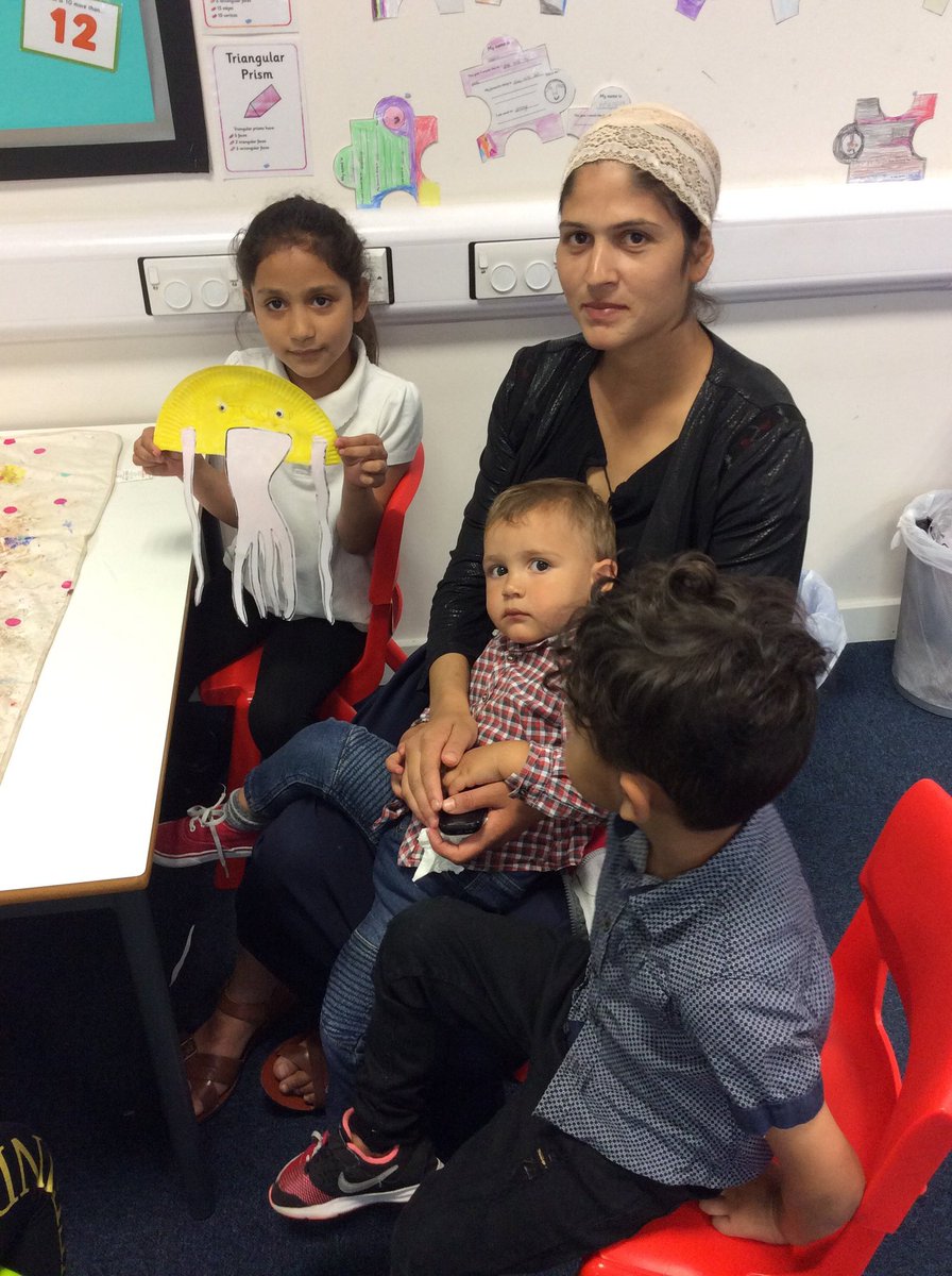 NSpringerKS1's tweet photo. A big shout out to the parents who came and helped us with our art work! We loved having you in our classroom! @coopnightingale #parents #deepseadivers #art https://t.co/TFwnOdmx48