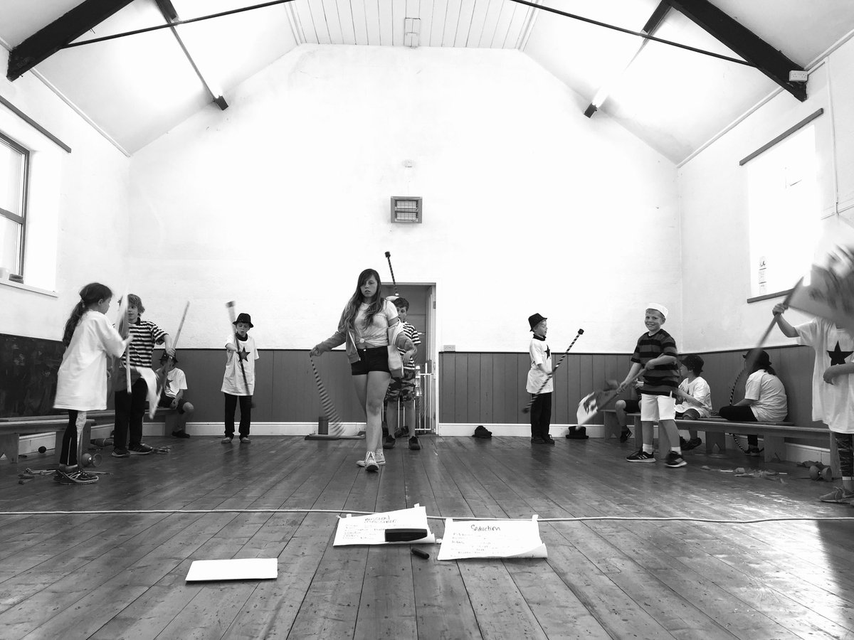 Here’s a little sneak look behind the scenes at Y Sioe Syrcas Fach! Today at Y Festri at 6pm!!
THEN we will be taking it to @pontio_bangor on Friday 26th for our very first show ‘Circus Futures’ a story of the pathway of youth circus in North Wales.