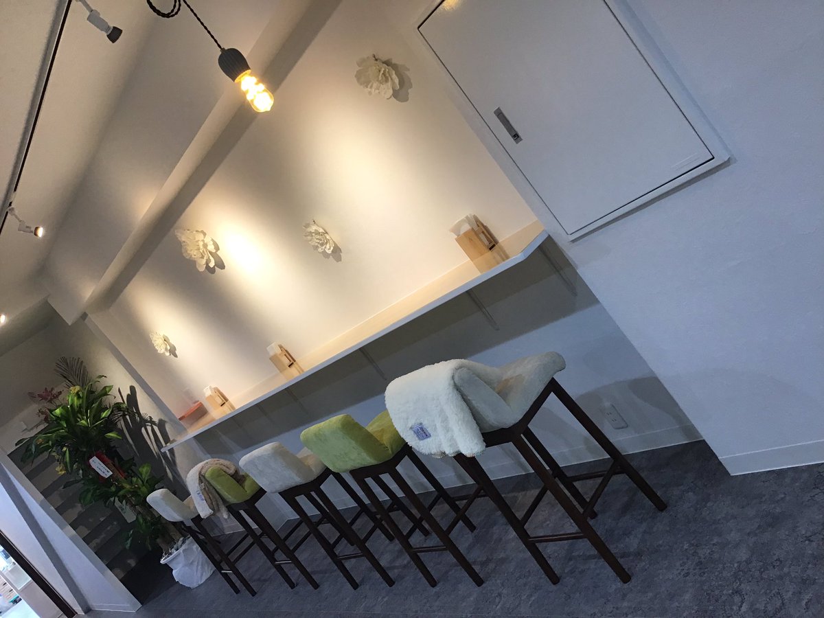 CafeGalva's tweet photo. お店の一階はお会計場所、テーブル席、カウンターがあってお一人様からでも入りやすい感じになっているので���つでも気軽に御来店ください❣️😆✨ https://t.co/Y9XpKNyX0A