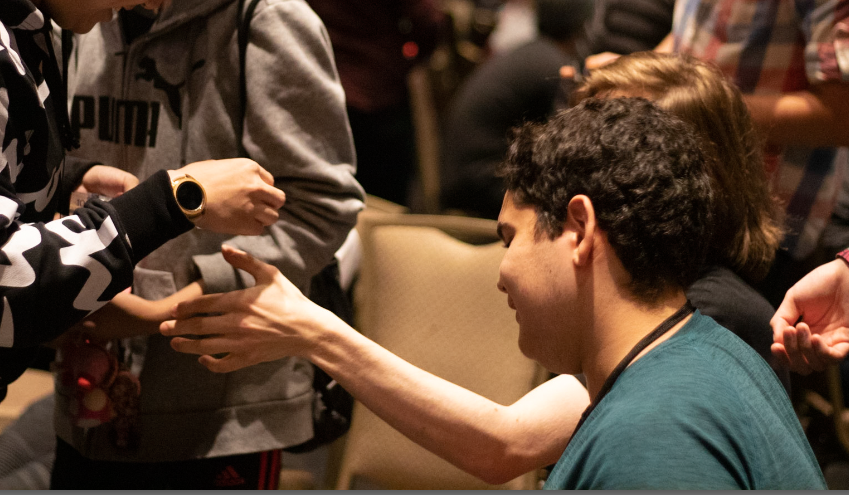 ilyachat's tweet photo. Uhhh @Samuel9560 there is an arm coming out of your neck are you okay good sir?? I am first aid I can help!!! (ft. @FocusSSB caught throwing away money) #Pinnacle2019 https://t.co/r14i8MmkQz