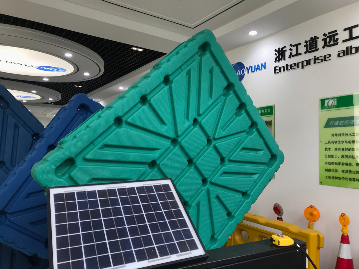 1400 * 1200 * 150 plastic pallets. Hard plastics last for 5 years. International standard, suitable for large-scale industrial and agricultural warehousing operations
