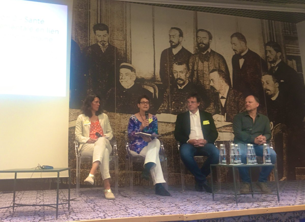 AudreyPulvar's tweet image. Brillante démonstration de l’écologue Alain Brauman sur l’état de nos sols et le peu de ressources à notre disposition, à l’échelle mondiale. D’où la nécessité de les protéger et de sauvegarder la biodiversité. @ird_fr @CFFondations @African_Pattern #Annecy #Colloque #Durabilite