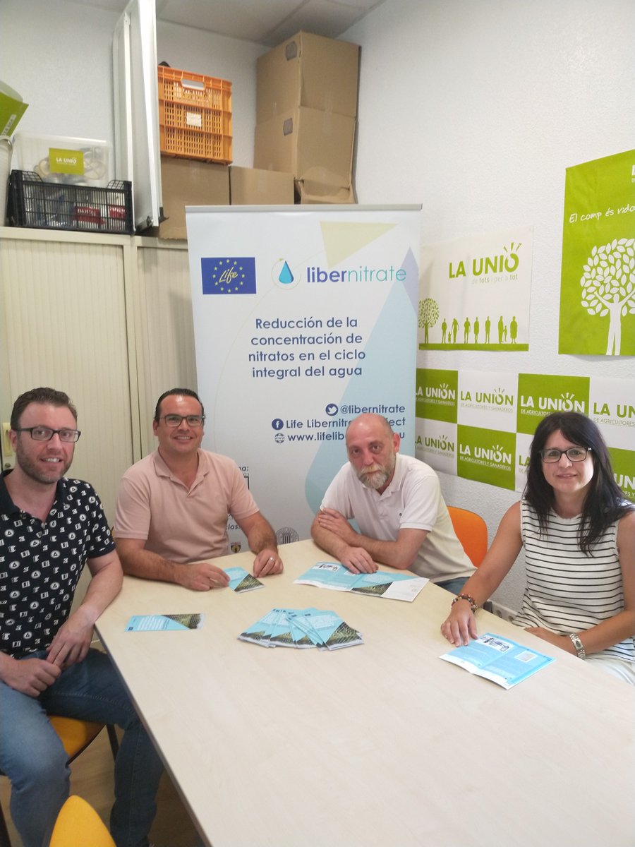 libernitrate's tweet photo. Recently, two information points in Elche and Carlet aiming at giving information and raising awareness on the nitrogen fertilizers issue, as the the environmental and agronomic results of the use of the slow release fertilizers in rice, kaki and citrus plots are shown. https://t.co/lWPNqek2Ty