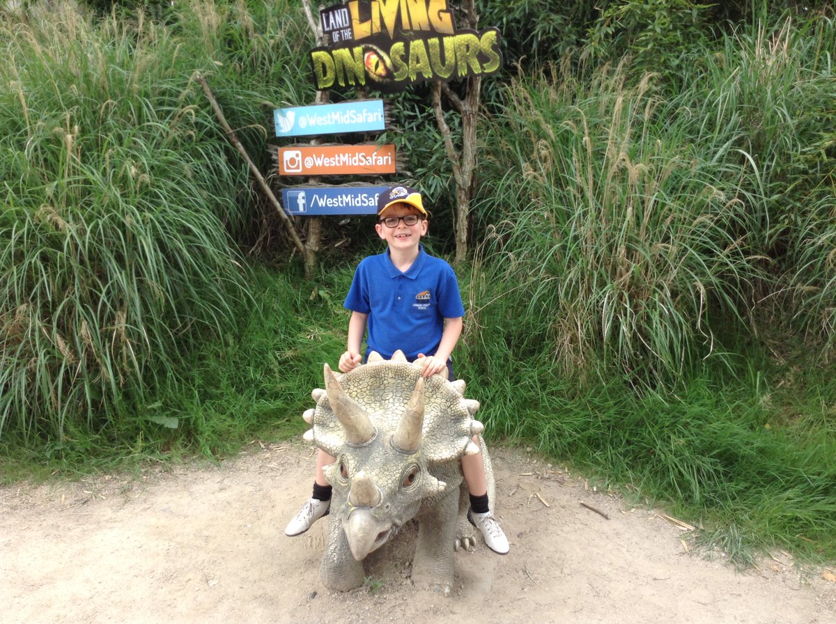 4JB_LPS's tweet photo. We had a fantastic day at West Midlands Safari Park and the Land of Living Dinosaurs yesterday! #Monsterology @LPS_science https://t.co/VkKW6IcBOV
