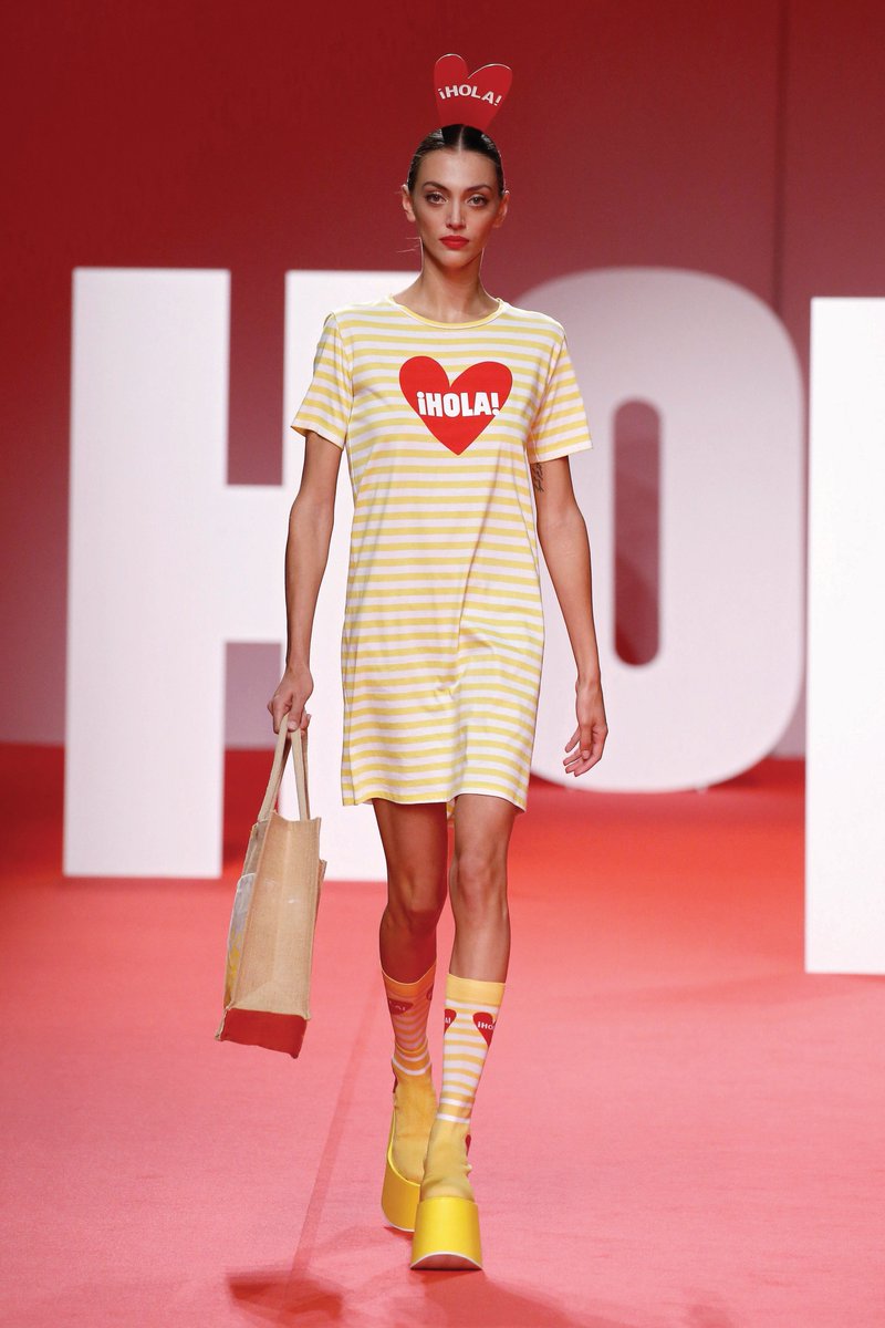 TFR_MODA's tweet photo. Agatha Ruiz de la Prada
SS20 una increíble colección que refleja en su estado puro alegría ,color,amor,sentimiento y vida.
#moda #diseñadores #ropa https://t.co/No3WNwukZ6