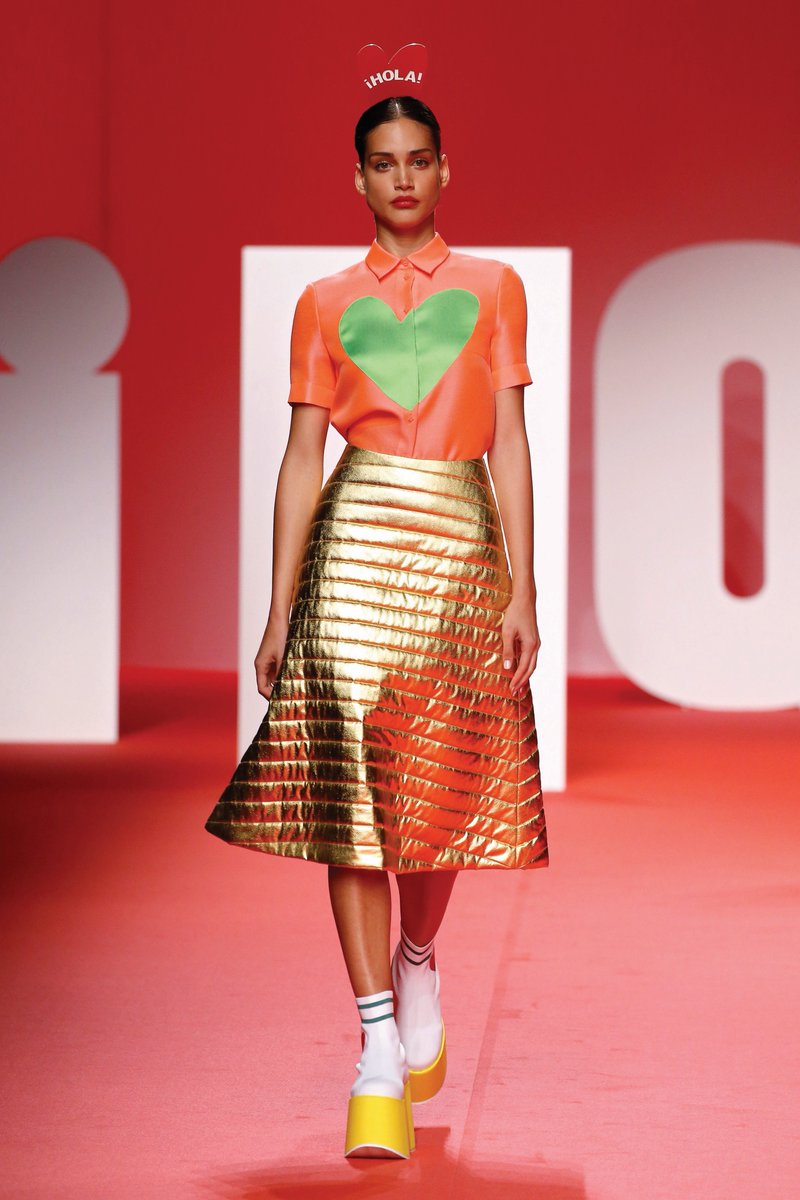 TFR_MODA's tweet photo. Agatha Ruiz de la Prada
SS20 una increíble colección que refleja en su estado puro alegría ,color,amor,sentimiento y vida.
#moda #diseñadores #ropa https://t.co/No3WNwukZ6