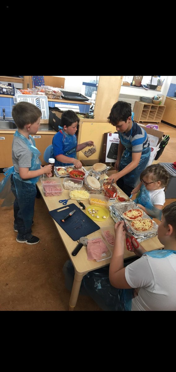 Provided over 300 hot meals @fasidelunchclub with more children joining everyday. These children have a safe and fun environment and have access to healthy nutritious meals. Love it! #holidayhunger #holidayprovision #nutrition