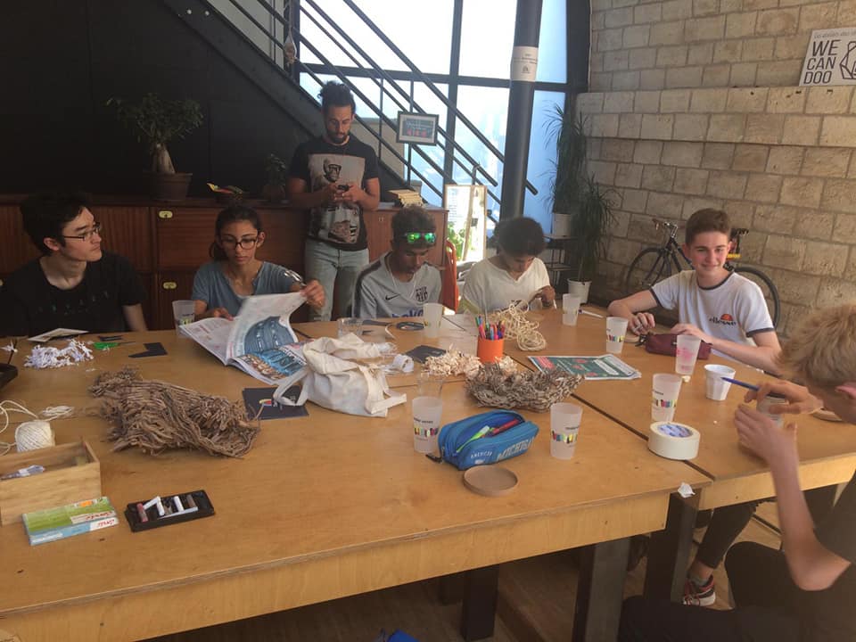 arche_makesense's tweet photo. [Ça se passe a l'arche] 
✍️La semaine dernière nous avons accueilli de jeunes collégiens pour découvrir notre #tierslieu et participer à un #atelier de #créativité !
💕 On espère continuer ces visites inspirantes avec COMPAS
#impact #sensibilisation #education #diversity https://t.co/6SSwBGlSIc