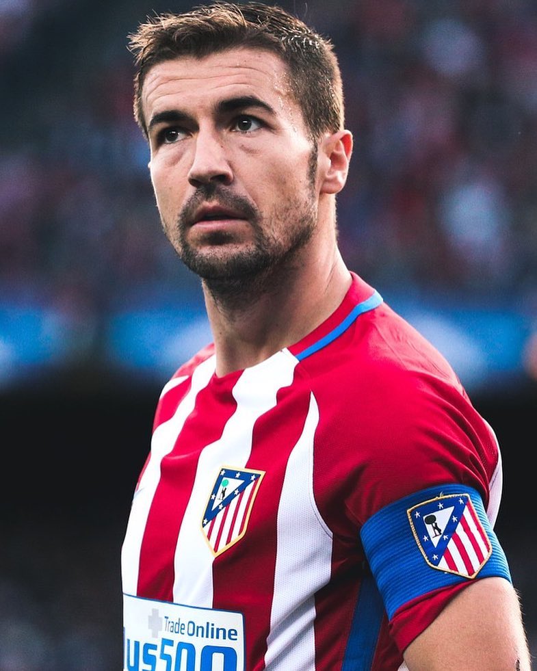 AtletiFrancia's tweet photo. C'est l'anniversaire d'un grand homme, d'un grand monsieur, d'un grand footballeur.

L'anniversaire de notre éternel capitaine, d'un homme qui a marqué l'histoire de l'Atlético à jamais. 🔴⚪

Joyeux anniversaire Gabi, merci pour tout ce que tu as fait ! Nous t'aimons tous ! 🎉♥️ https://t.co/mKzd78E1zk