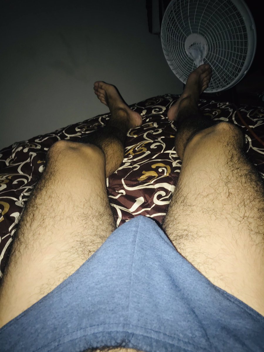 hotjsaltillo's tweet photo. A dormir rico en trusa 🤤🍆 dejen sus fotos como están ahorita👇🏼 https://t.co/OJa5JaJxv2