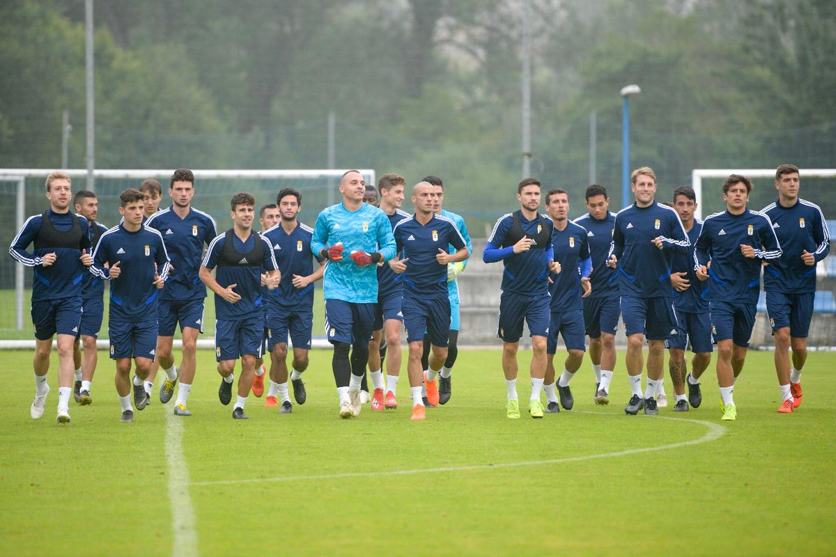 El Real Oviedo se ejercita en El Requexón (Foto: RO).