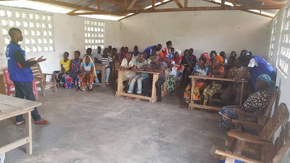 OIM_RCA's tweet photo. Le projet de réintégration des ex-combattants #PREC s’étend ! @ONUmigration appuie les communautés en mettant en place deux comités locaux dans deux localités de la sous-prefecture de #Bamingui
Financement : @Banquemondiale à travers @uepnddrrcaf
#CARcrisis #CARhope https://t.co/e2dImfpHZc