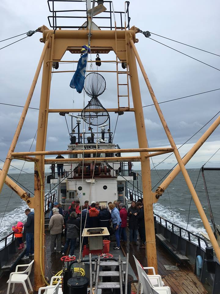 🦀In de #vakantie vanaf 13-07 varen we iedere dag 2 x uit: 10:30 en 14:00 uur vanaf #Terschelling, garnalen vissen én naar de #zeehonden met de leukste crew! garnalenvissen.nl <a href="/terschellingvvv/">VVV Terschelling</a> of bel 06 1026 3889