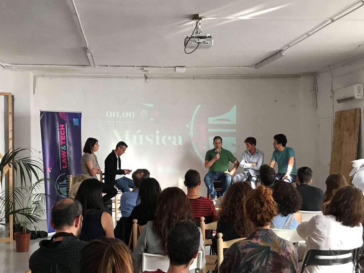 lawtechbcn's tweet image. Algún día vamos a parar de publicar #fotos del segundo #lawtechevent pero hoy no va a ser ese día 🙃😗🤭