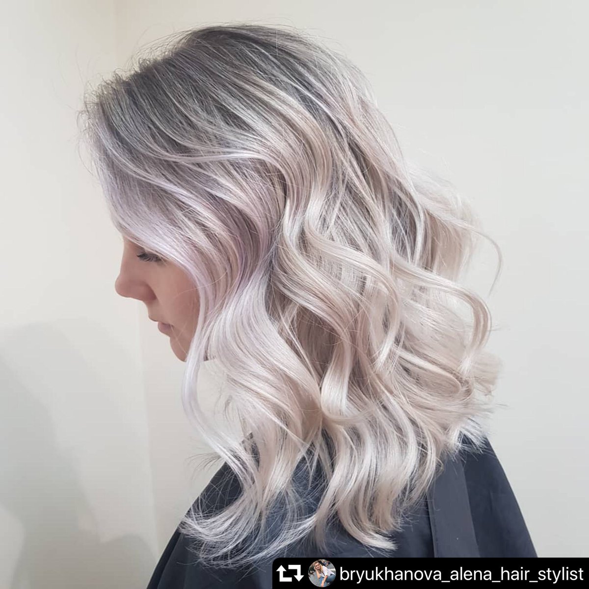 framesies's tweet image. Ice blonde 😍
#framesi #framesicolor #framesicoloristas #highlights #modapelo #estilopelo #coloristas #belleza #moda #pelolargo #ondas #estilo #iceblond #balayage #peloondulado #peinados #colormoda #estiloitaliano #instabeauty