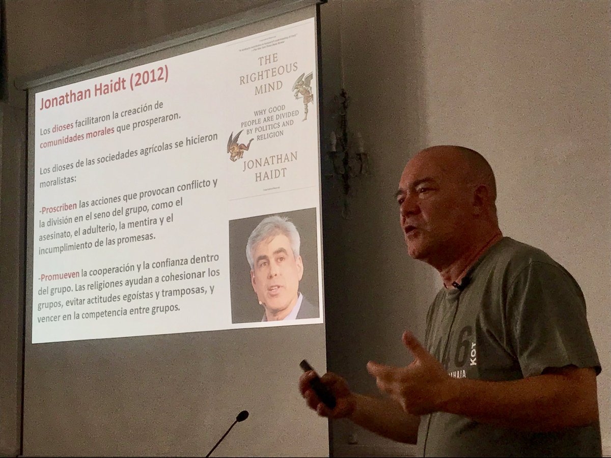 Gran charla sobre el origen del #altruismo la #cooperación y la #moral en ‘Los orígenes de casi todo’ (@upvehu) de @Uhandrea (director de @Zientzia), que ayer recibió el #premioEILKsaria de Humanidades, Cultura, Artes y Ciencias (en @Chillida_Leku). Enhorabuena por todo, maestro!