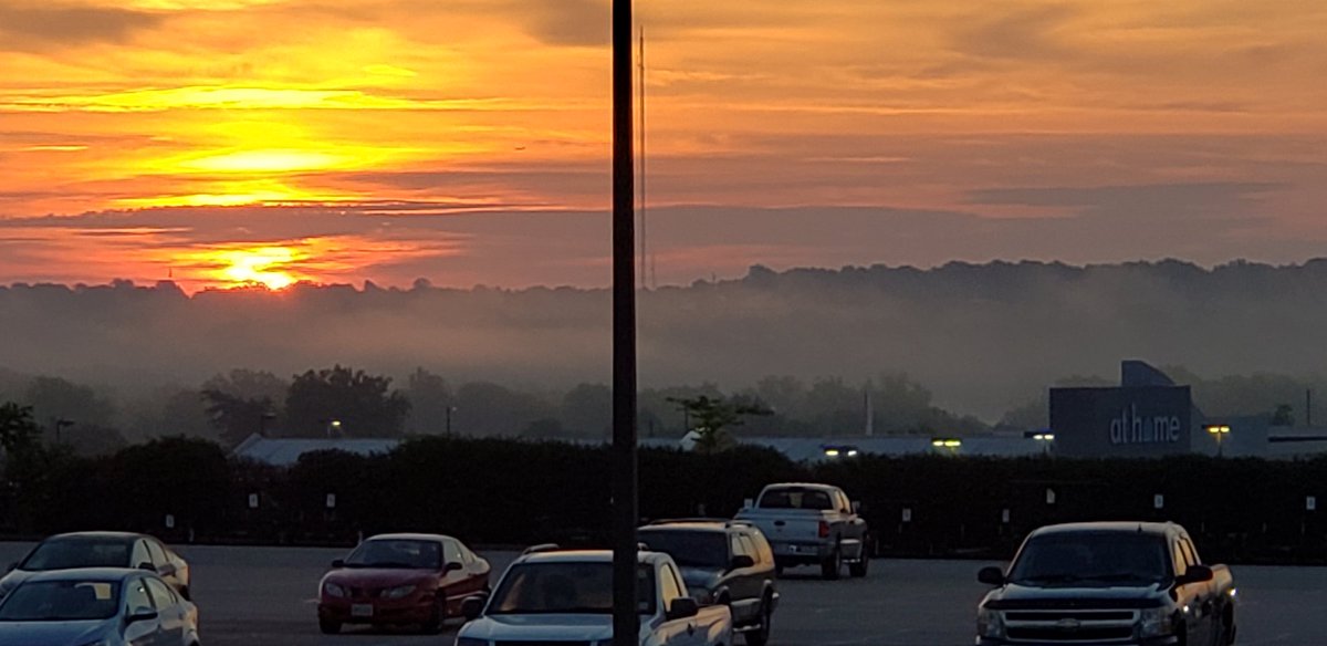 Good Morning from The Bluffs. It's going to be a beautiful day! Lets do this! #T1314 #BluffinAintEasy #butitsureisfun #worksomewhereyoulove @Kenzieflynn91 @BreeFromTarget