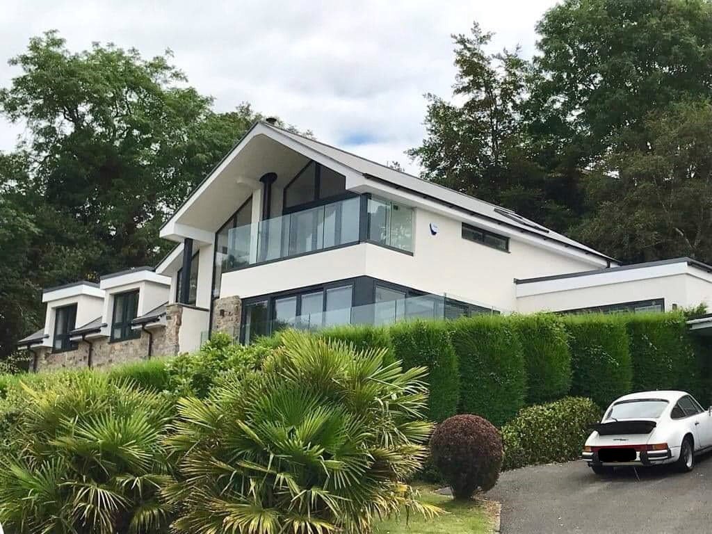 bespokebuilders's tweet photo. Our fantastic new build in Almondsbury has only 4 remaining days until practical completion. Built for a lovely couple, we are very proud of our team who have worked so hard on this challenging site #dreamteam #almondsbury
#bespokebuildingcontractors #practicalcompletion https://t.co/u8sYxbKW8G