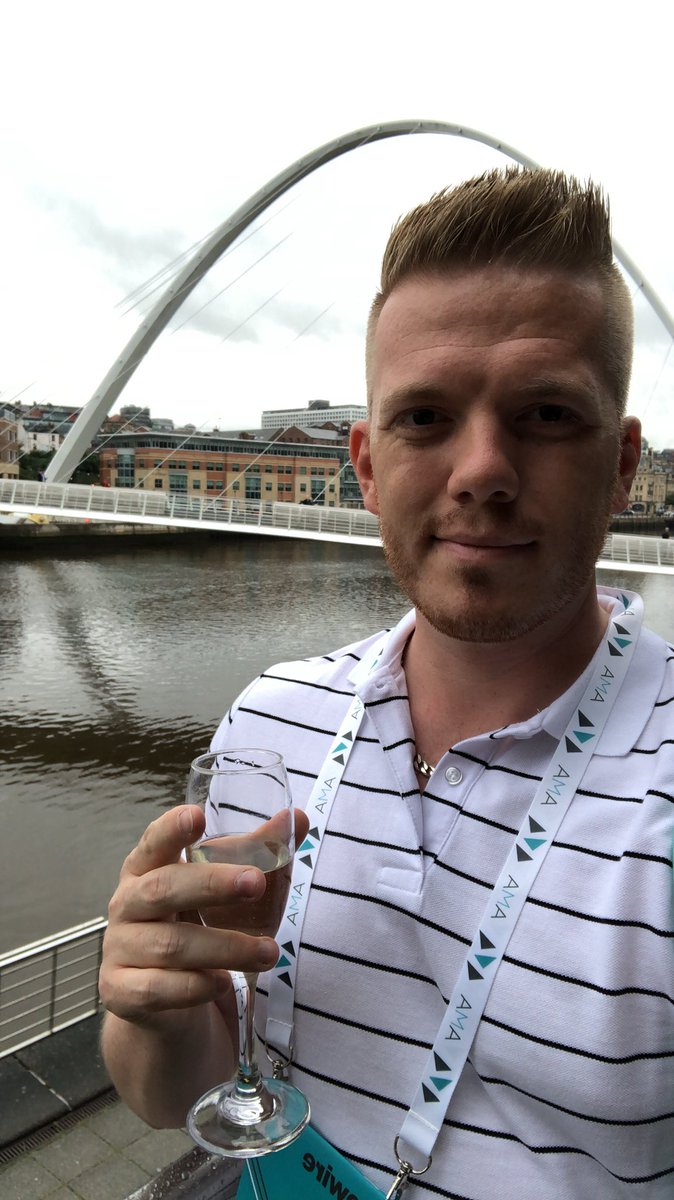 samuelbiscoe's tweet photo. Thanks for the welcome drinks last night @amadigital 🙌🏼 Looking forward to a packed day (followed by @spektrix #ginterval of course!) #AMAconf https://t.co/2zIMzwyIWV