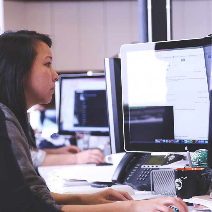 FactorEstudio's tweet image. How smart is your #favicon? In May 2019 #Google announced changes in how it will display search results and your favicon will appear next to your business name. The tiniest detail on your website has huge importance! Get in touch for a free review. #favicondesign #icons