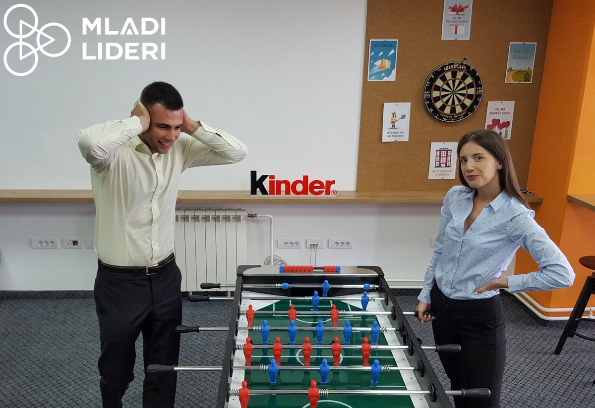 Mladi_Lideri's tweet photo. Iako su za vreme pauza ljuti rivali u stonom fudbalu, Vanja i Stevan već drugu rotaciju predstavljaju sjajan tandem u Delta DMD-u, u sektoru finansija i kontrolinga. 👨🏻💼👩🏻💻
#MladiLideri #MiSmoTim #TimDelta #DeltaDMD #MiSmoDelta #corporate #distribution #work https://t.co/brIuhczzve