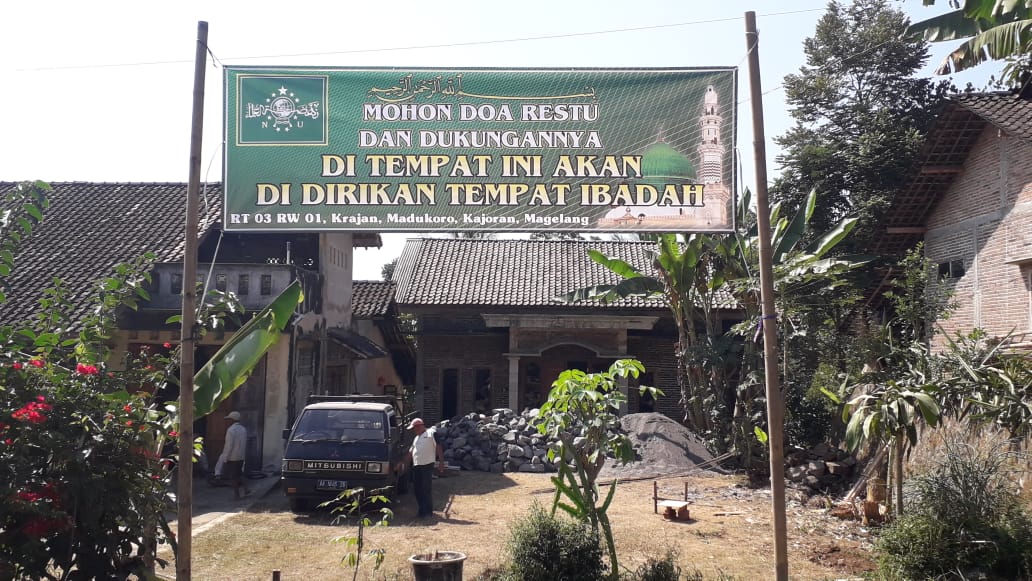 Mohon Doa dan dukungannya atas niat mulya warga NU madukoro kec.kajoran yg ingin mempunyai tempat ibadah ala NAHDIYYAH, meskipun mereka minoritas baik jumlh warga/ekonominya,semoga dgn berdirinya tempt ibdh NU ini,Semoga warga NU madukoro semakin kuat akidahnya.
